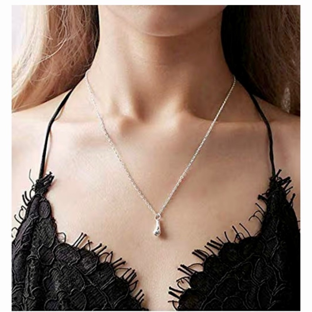Chic Silver Teardrop Necklace Set - Picture 2 of 5